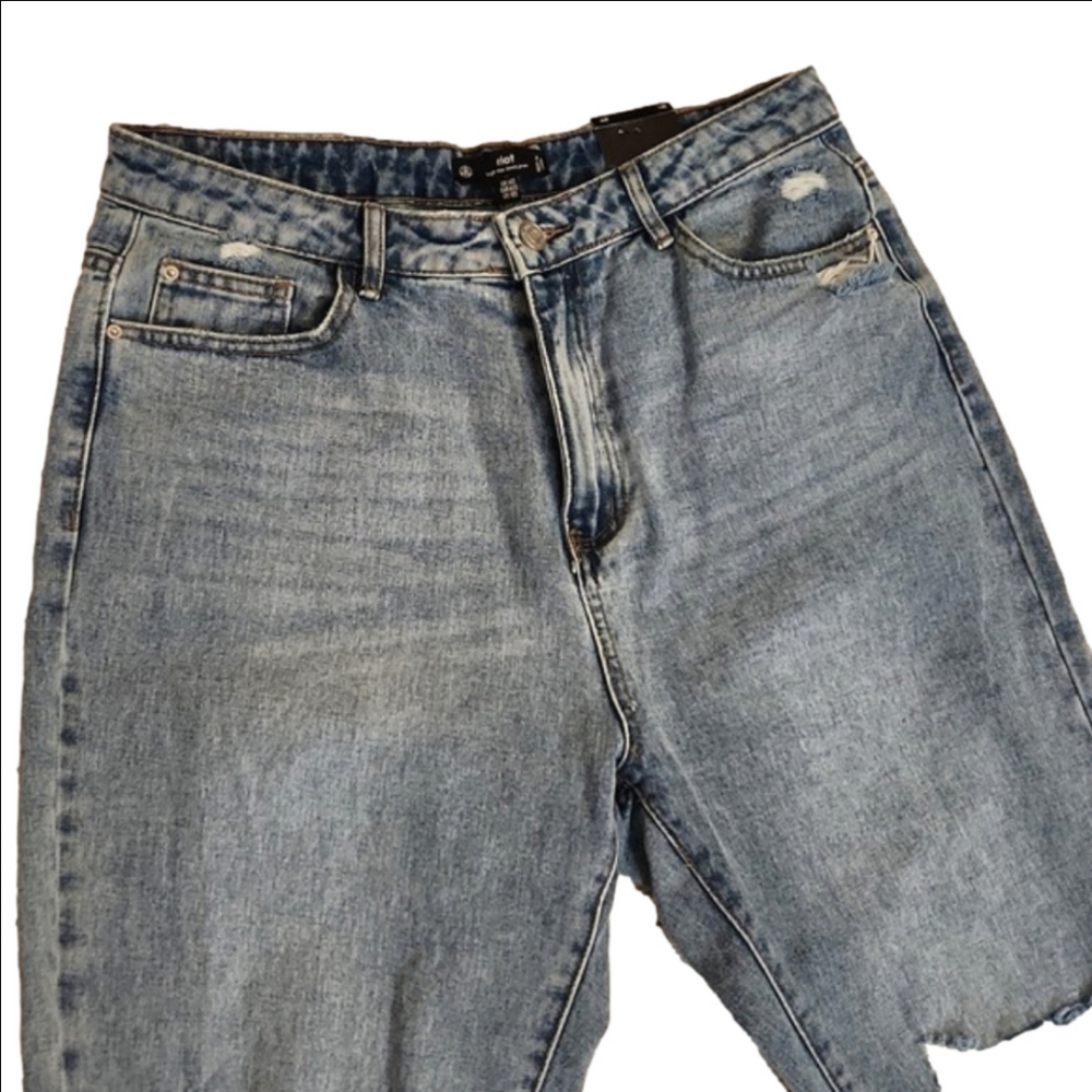 NWT Womens MISSGUIDED Riot high rise distressed mom jeans size 10S. - Picture 2 of 15